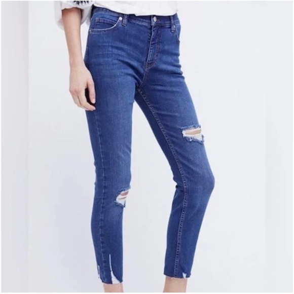 Free People - Shark Bite Raw-Hem Ripped Crop Skinny Jeans in Blue - Picture 2 of 15